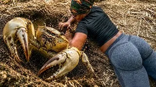 Thumbnail: Giant Land Crab Catch & Cook