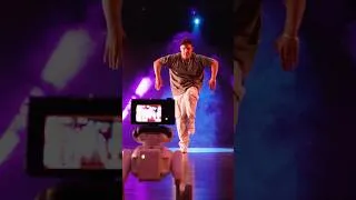 Thumbnail: Freestyle dance session with my new robot videographer, Beni 🤖 from @mondorobotics