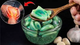 Thumbnail: Soak Garlic: Goodbye to Inflammation! (97-Year-Old Grandma's Secret)