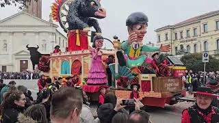 Thumbnail: The Dolo Carnival in Italy: Floats, Masks, and Music – A Feast for the Senses!