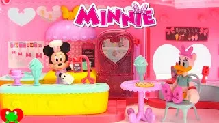 Thumbnail: Minnie Mouse and Daisy at Minnie's New Restaurant