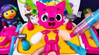 Thumbnail: Pinkfong & Astronaut Duck Dancing 💉 Pinkfong visits Doctor 🚑 Ambulance Playset ASMR | Review Toys
