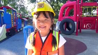 Thumbnail: Kid plays in Professions and Learn to Share Ice Cream Toys