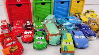 Thumbnail: 車のおもちゃを同じ色のTAYOガレージに戻しました☆ I sorted the toy cars by color and put them into the Tayo garage