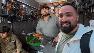 Thumbnail: Inside a Pakistani Gun Market on the Afghanistan Border 🇵🇰