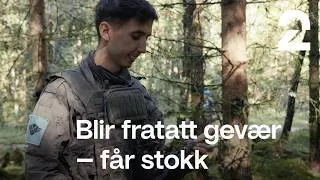 Thumbnail: Får stokk i stedet for gevær | Kompani Lauritzen | TV 2