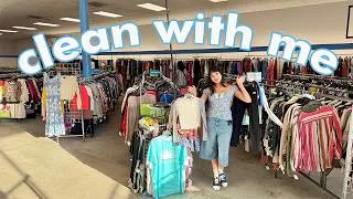 Thumbnail: working a CLOSING SHIFT at the thrift cause my haters are mad...