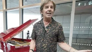 Thumbnail: Watch Journey's Jonathan Cain Make a Surprise Rock Hall Visit