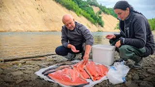 Thumbnail: Catch and Cook Salmon in the Deep Wild Forest. Making Fresh Red Caviar on a Campfire