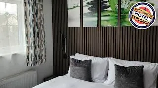 Thumbnail: Posyrooms | Manchester, United Kingdom | Hotel Review 🛏️