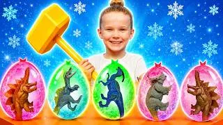 Thumbnail: Děti otevírají zmrazená dinosauří vejce a učí se jejich jména 🦕✨