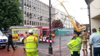 Thumbnail: Chaos in Reading town centre as 200ft crane crashes on to Primark roof [VIDEO]