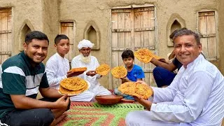 Thumbnail: Tala Hua Naan Recipe | Desi Fried Pizza | Aloo Besan Wala Naan | Mubashir Saddique | Village Food