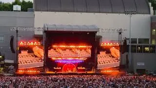 Thumbnail: Chris Stapleton - Parachute (Live in Portland, OR)