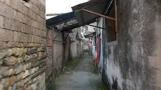 Thumbnail: Walking through the alleys of the old county town. Ordinary life in Yixian(黟县), Anhui, China・4K