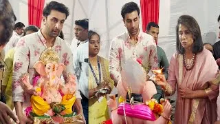 Thumbnail: Ranbir Kapoor With Mother Neetu Kapoor Perform Pooja & Done The Visarjan Of Ganpati Bappa