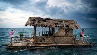 Thumbnail: Girl Builds a Floating Shelter in the Middle of a Lake | Survival Skills