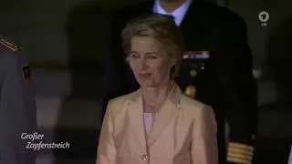 Thumbnail: Großer Zapfenstreich für Ursula von der Leyen