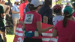Thumbnail: Hundreds protest Trump’s East Potomac Park renovation plans
