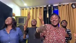 Thumbnail: Eesonic Presents Disciples - Thanksgiving Praise (Official Video) (E)