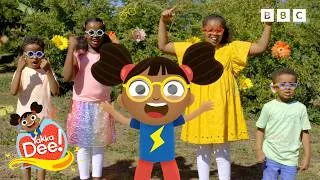 Thumbnail: Learn Words That Start With G! 🕶️ 🧤 | Toddler Words | Yakka Dee!