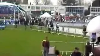 Thumbnail: Paris-Roubaix 2009 : Tom Boonen sur le vélodrome