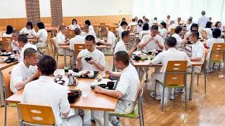 Thumbnail: 1-Year No Phone! 24h of 60 Trainees at Japan’s Toughest Boat Racer Academy & Extreme Athlete Meals