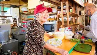 Thumbnail: Why 78yo Female Master Serves $4 Tonkotsu Ramen with No Profit at 50yo Racetrack Shop #japanesefood