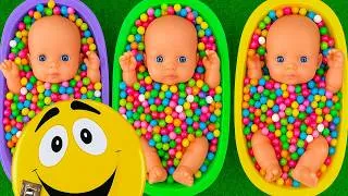 Thumbnail: Sorting Colorful Candy with Baby Dolls — Satisfying Color Play
