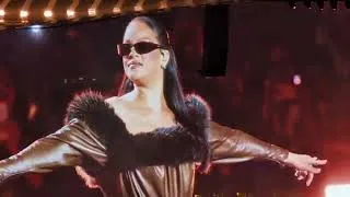 Thumbnail: BEYONCE verzus RIHANNA @ Jay-Z Yankee Stadium Residency - WHO DID IT BETTER?