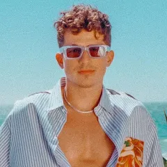 Avatar of Charlie Puth FAMILY