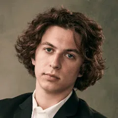 Avatar of Gavin Lowther