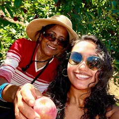 Avatar of Vi and grandma