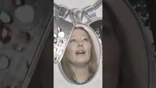Thumbnail: Julia Jacklin- ‘Get Away From Me (I Think I’ll Love You Soon)’ 💎