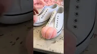 Thumbnail: This Shoe Transformation Broke the Internet 🤯👠