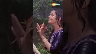 Thumbnail: Gore Rang Pe Na Itna Gumaan Kar | Mumtaz |Rajesh Khanna | Kishore Kumar | Roti(1974) #70sHitSongs