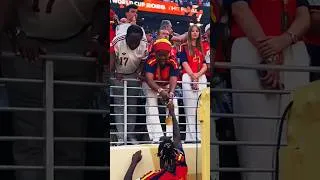 Thumbnail: Nico Williams brings his mom his World Cup medal #nicowilliams #worldchamps