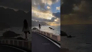 Thumbnail: Coldplay - Paradise (Lyrics) | "She'd dream of para-para-paradise" | WhatsApp Status