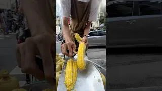 Thumbnail: Satisfying Boiled Corn Slicing in Bangkok