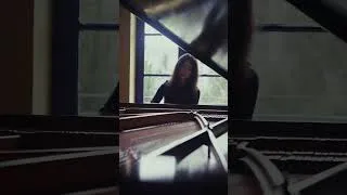 Thumbnail: A new setting: Satie‘s Gnossienne No. 1 in the Brasilian Embassy in La Paz, Bolivia.