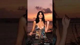 Thumbnail: Afro House Queen 👑 #AfroHouse #DJ #FemaleDJ #DeepHouse #HouseMusic #DJLife #Shorts #Remix