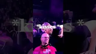 Thumbnail: Singers get TOO CLOSE with security