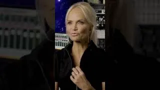 Thumbnail: Ariana Grande and Karen Carpenter - Chenoweth Reveals a great singer