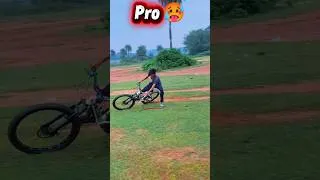 Thumbnail: Noob 😅 Pro 😈 Legend 🦁 ने ऐसी Cycle उड़ा दी कि सब हैरान रह गए! 😱🚴🔥 #shorts #viral