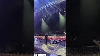 Thumbnail: Don’t Look Back In Anger in Amsterdam from the stage!