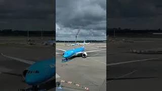 Thumbnail: Airplane backing out of the gate #airportmadness #airplane #aviation #aeroplane #airport