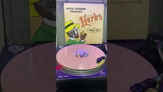 Thumbnail: Metal Fingers / Saffron