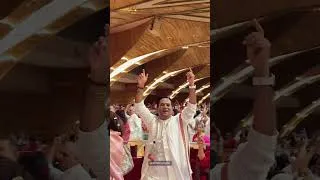 Thumbnail: Day 1 of Spiritual Sojourn — and 5,500+ seekers gathered in presence of Gurudev. What a beginning.