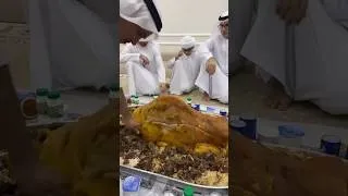 Thumbnail: This is why Dubai's Sheikhs eat camel meat #shorts #sekh #reelsvideo