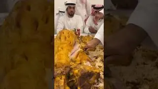 Thumbnail: Dubai's Sheikhs eat camel meat in summer#reelsvideo #sekh #shorts #short